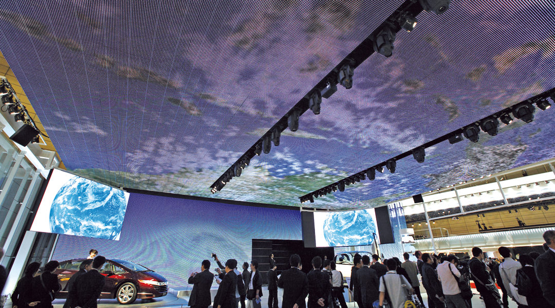 第40回東京モーターショー2007 ホンダブース。壁面及び天井一面をSTEALTHによる映像で埋め尽くした